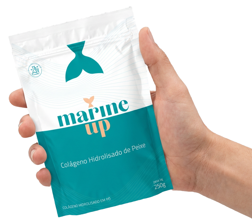 mão segurando marineup (2)