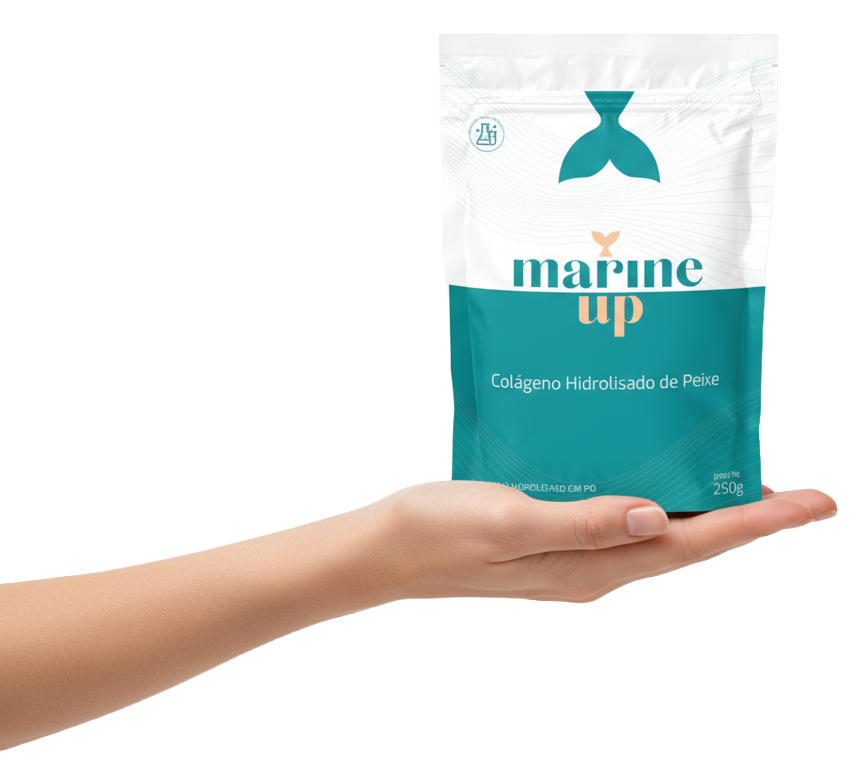 uma mão uma embalagem marine up